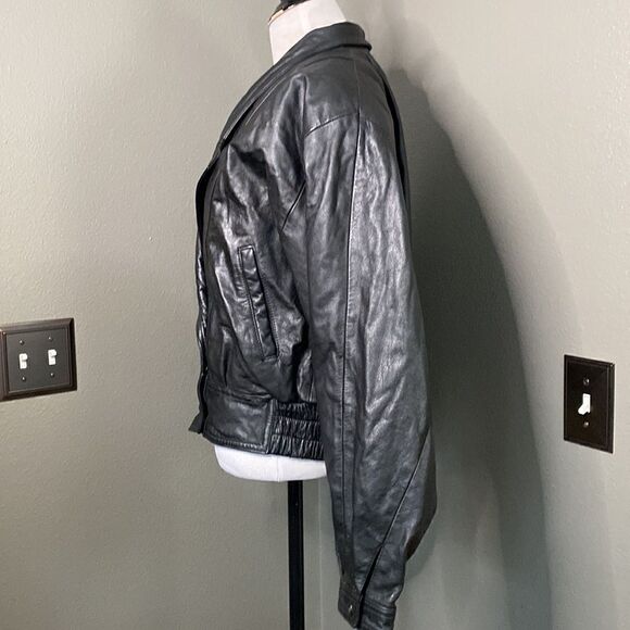 Vintage Black Genuine Leather Cropped Length Jacket Shoulder Pads - Picture 13 of 16